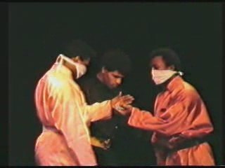 Réparation (mime automate robotique)