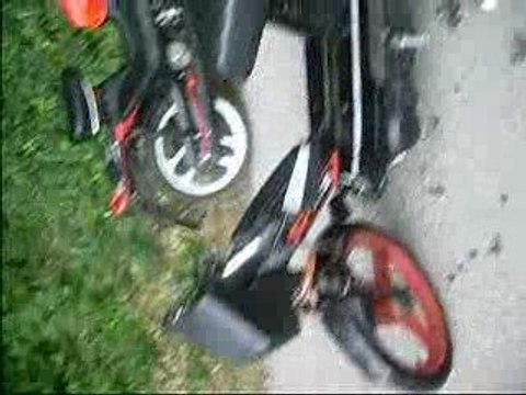 Peugeot 103 avec un pot Gianelli (caméra embarquée)