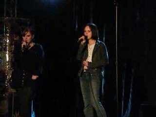 Vicky et audrey au karaoké du planèt bowling de Lomme