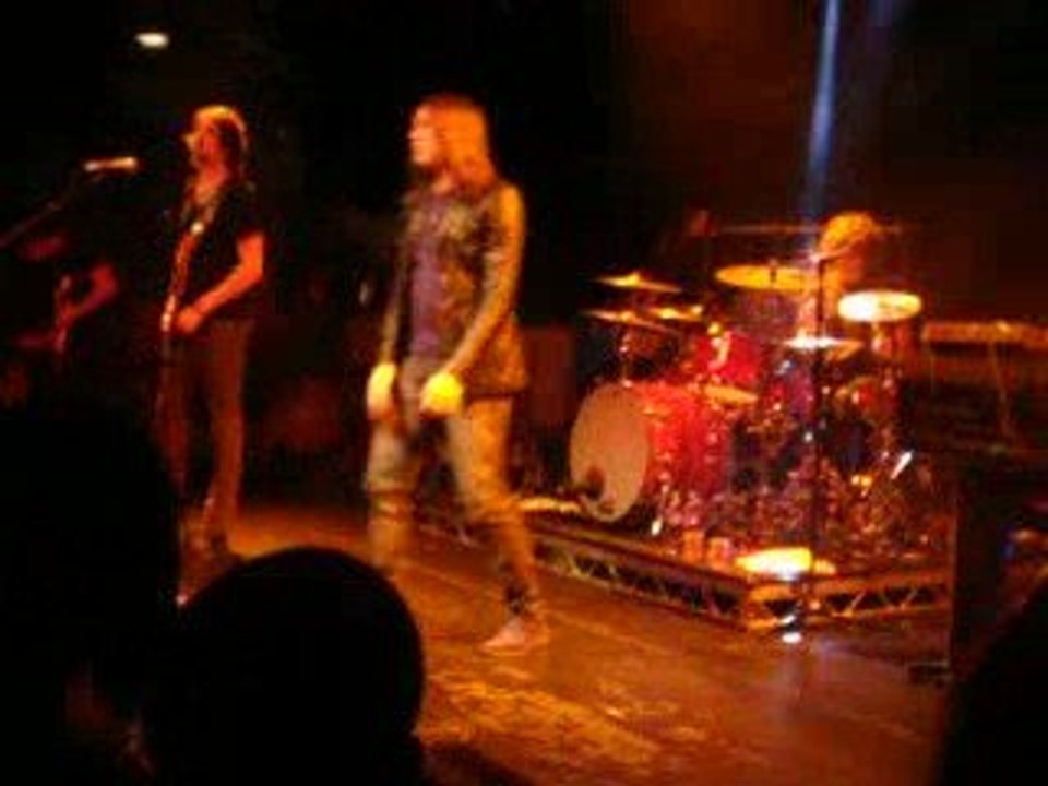 Kasabian - Vlad The Impaler 25.05.09 Trabendo