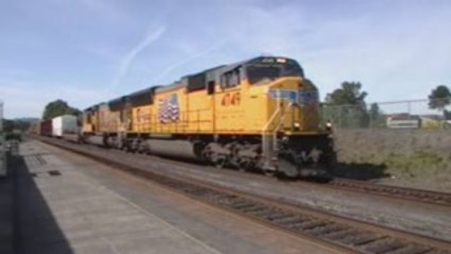 UP #4749 W/ an Awesome Horn Show!