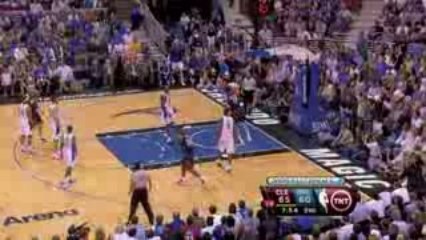 Anderson Varejao throws down for the easy deuce in the third