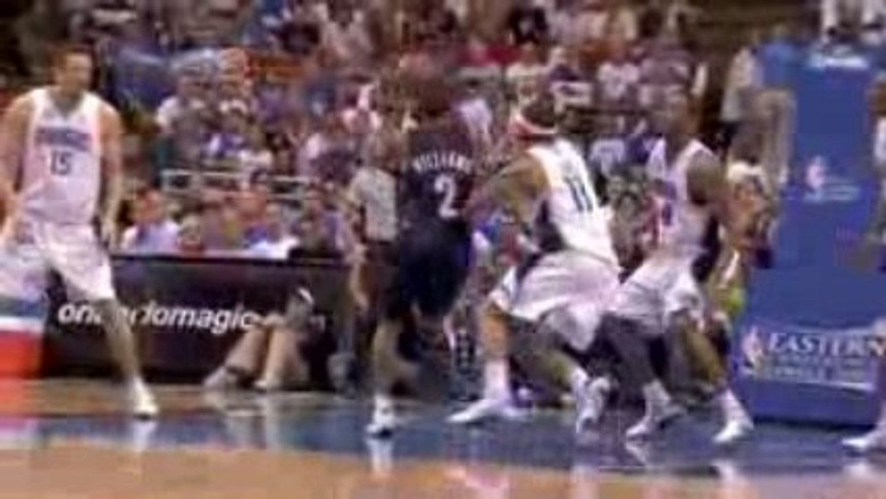 Mo Williams gets the floater to drop plus the foul in the th