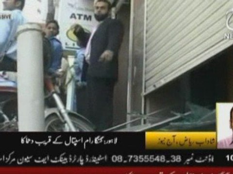 Gunmen detonate a huge bomb in Pakistan killing 'more than thirt