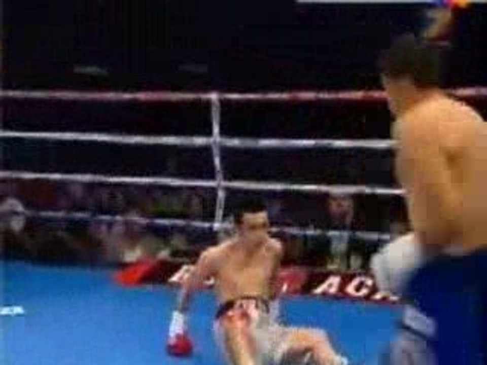 Jhonny Gonzalez vs. Toshiaki Nishoka