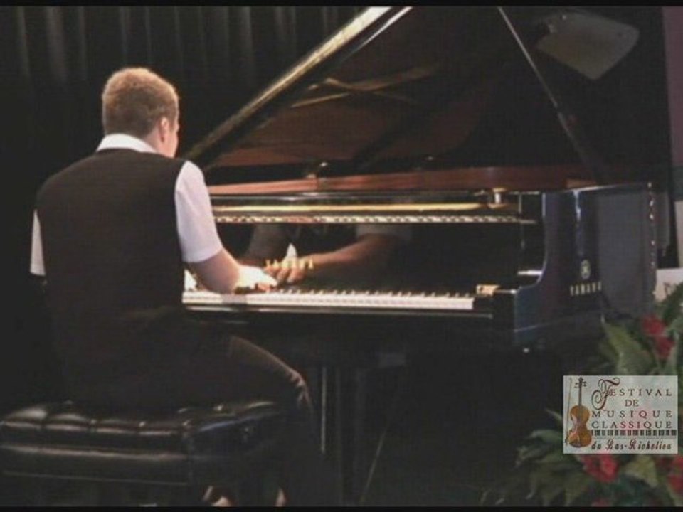 FMCBR 2009 - Julien Charrette - Piano 16 ans