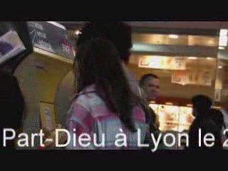 Sliimy surpris gare de la Part  Dieu à Lyon