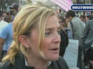 Скачать видео: Drew Barrymore leads celebs in Prop 8 protest