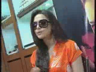 Don't touch me' warns preity Zinta