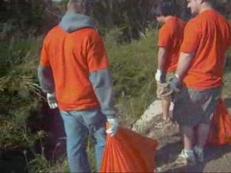 BYUH MOMENTS '09 - Tahitian & PreMed Club's Roadside CleanUp