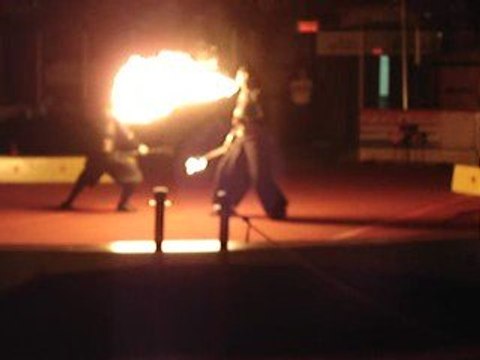 Cirque-cracheur de feu