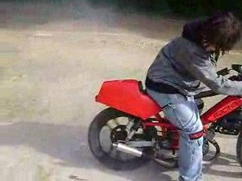 MBK magnum racing en burn à LUEMSCHWILLER