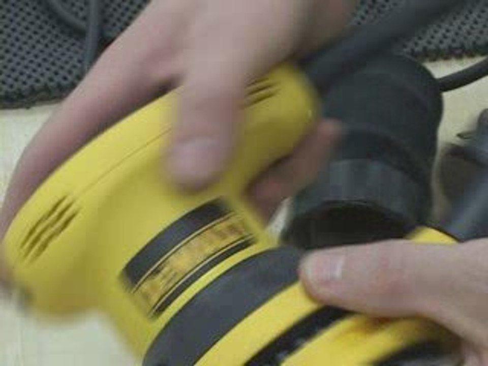 Changing Sandpaper on a Random Orbit Sander