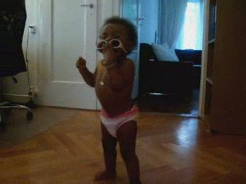 Kiara 13 mois maillot de bain