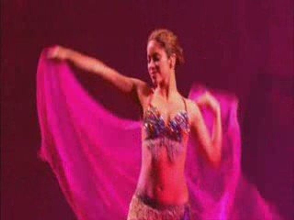 Shakira featuring Oum Kalthoum (Concert live)