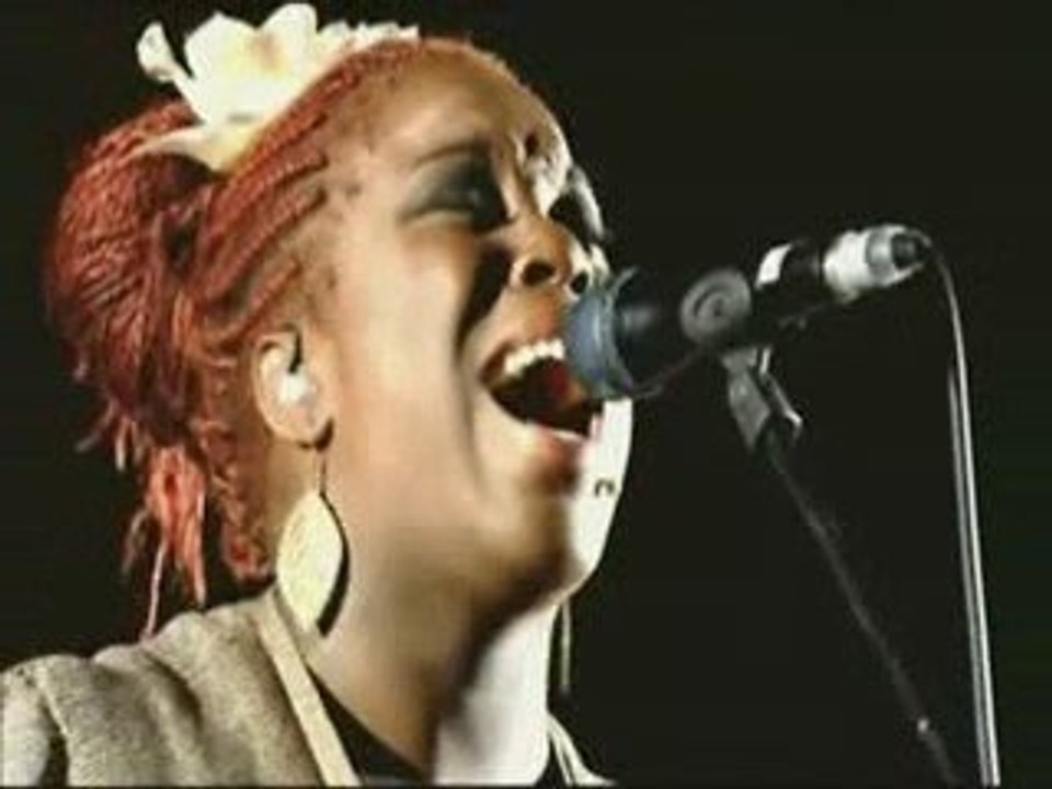 Massive Attack > Unfinished Sympathy (NoisyBassMix)