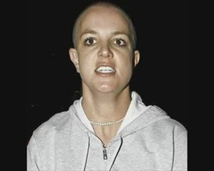 Britney Spears on X-Factor - Im a Slave 4 U (Bald Mix)