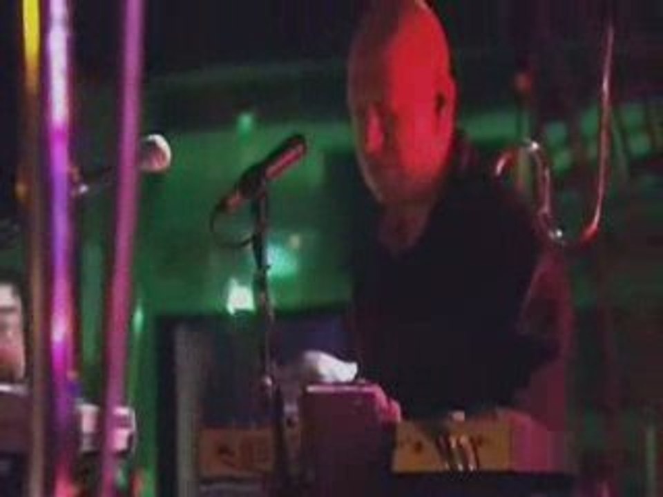 Massive Attack > Teardrop (HQ) - (SnOOpTouch)