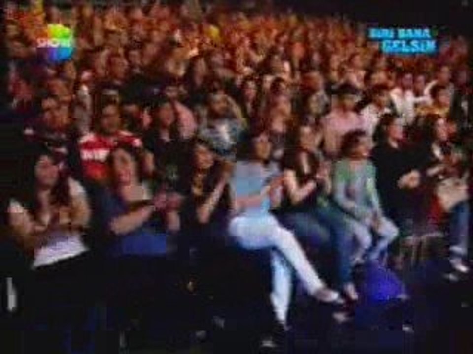 Heder oldum aşkına biri bana gelsin