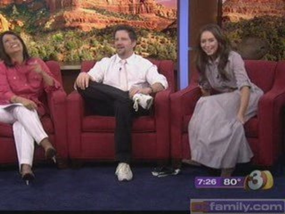 Jamie Kennedy and Jennifer Love Hewitt improv interview