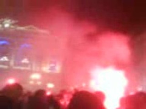 MHSC - RCS : fumis et chants Place de la Comédie