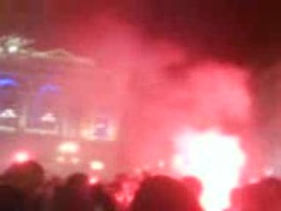 MHSC - RCS : fumis et chants Place de la Comédie