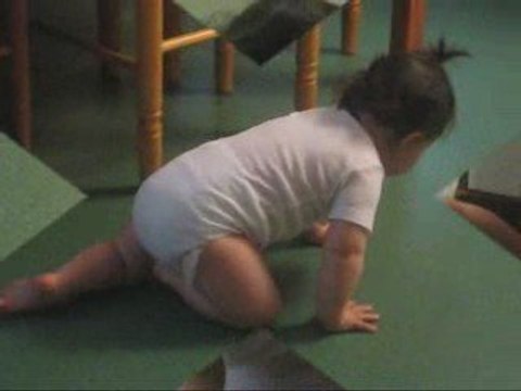 Je me déplace à 4 pattes