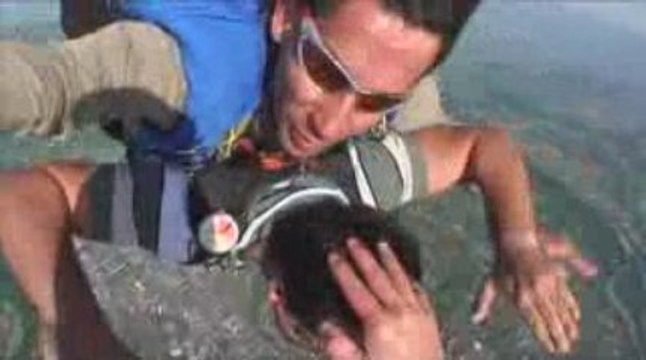 Saut en parachute a Annemasse le 24 mai 2009 vitesse ralenti