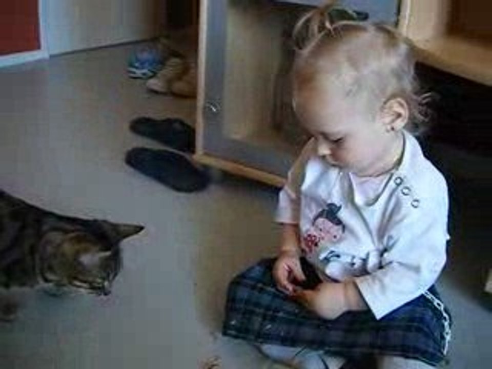 Malicia  parle au chat