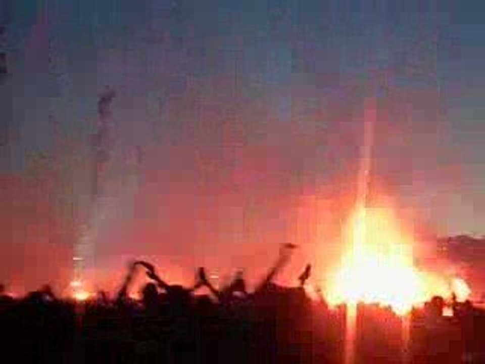 02 place des quinconces les girondins mettent le feu