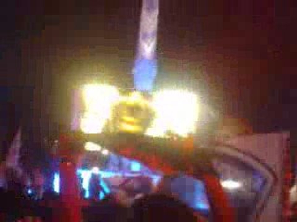 Ambiance Place des Quinconces - We Are The Champions