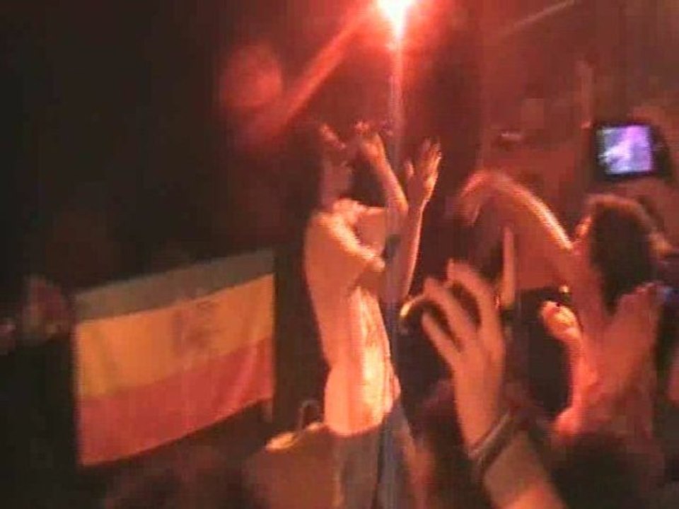 Matthew Mc anuff Be careful La scène michelet