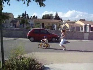 les débuts d'aloïs sur un grand vélo