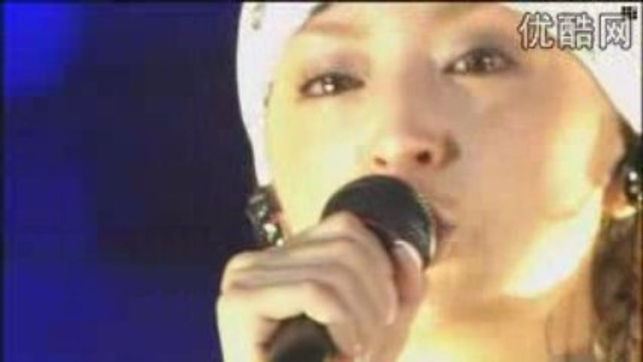 Ayumi live 2002A Song is born