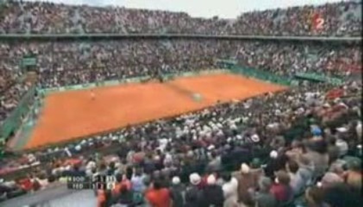 Federer Vs Soderling - Supporter disturb Rolang Garros Final