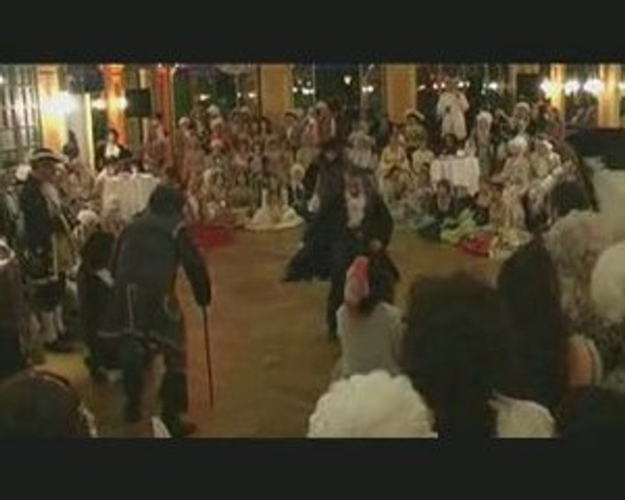 Duels à l'épée au bal de Versailles