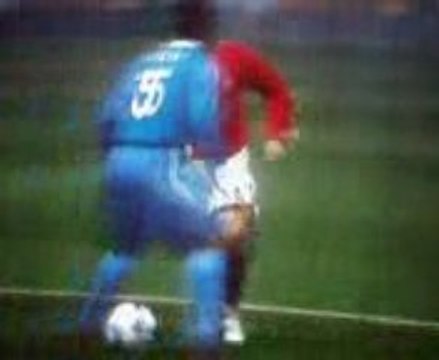 BENJINHO - PES 2009 [Vers Une Légende] Essien Humilié !