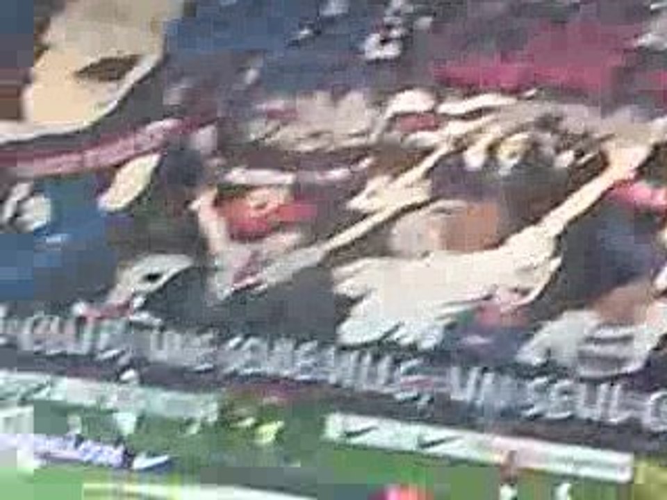 Psg-om tifos déployé