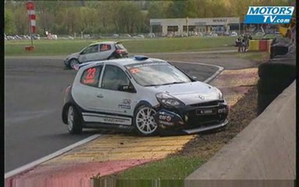 Accident Tribu Clio Cup 2009 Nogaro