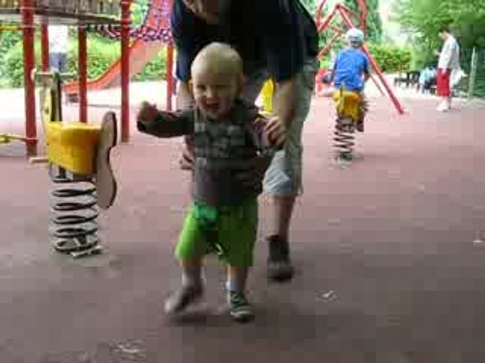 19_ja marche tout seul 1juin09 (4)