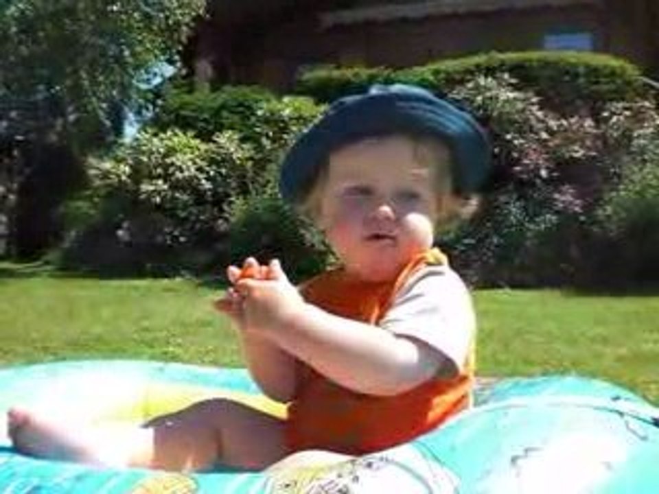 Mika planscht im Sauerland