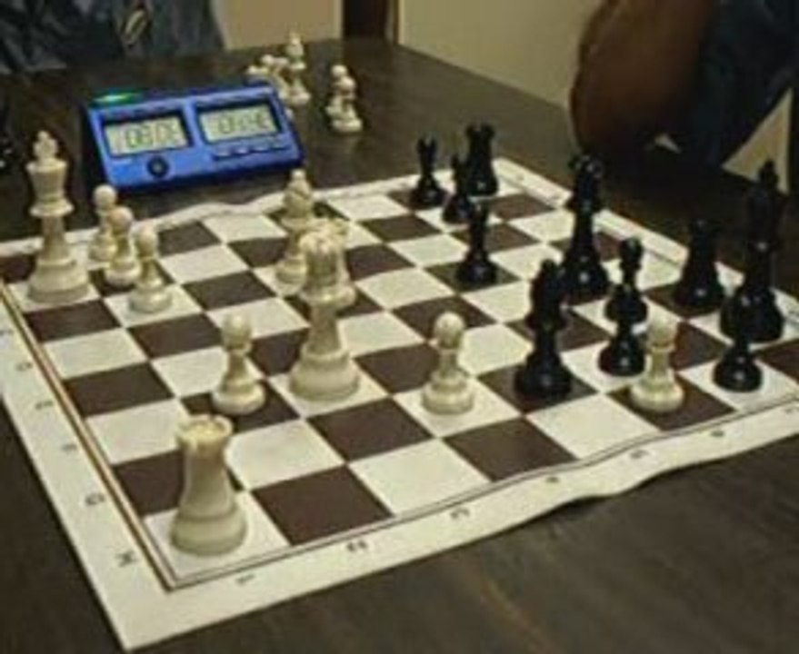 ECHECS : GREGORY 1 VS 0 JACQUES (INTER-SERVICE 2009)