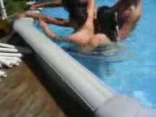 Piscine Avec Eux =P ( 2 )