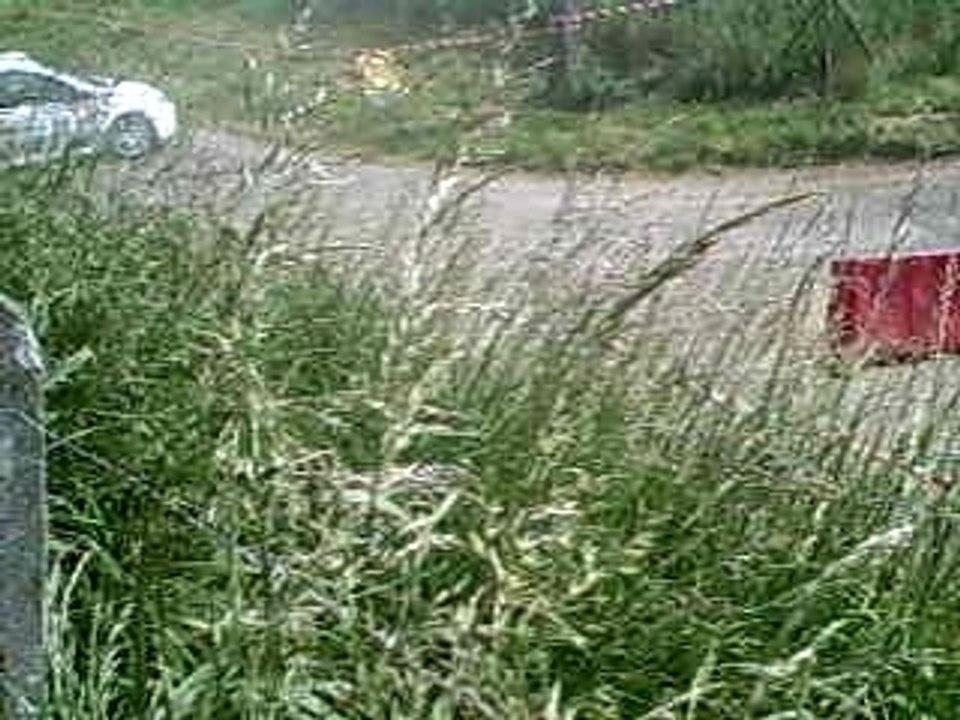 Claudy desoil tete a queu