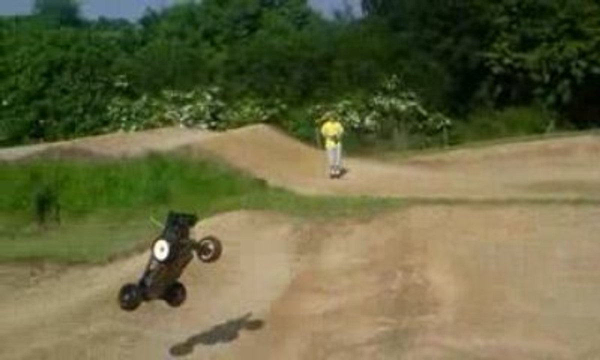 Truggy au terrain de bmx