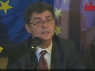Zobacz pojedynek kandydatów do PE na języki (wideo)