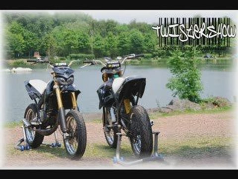 reportage twispershow pour teamkro106 derbi black eclair
