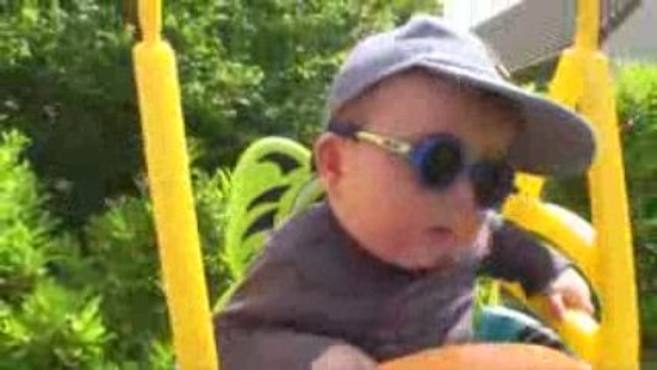 Premier essai sur la balancoire