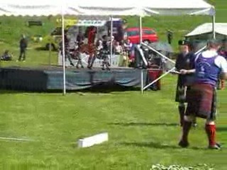 Highland games à Blair Atholl - lancer de poids