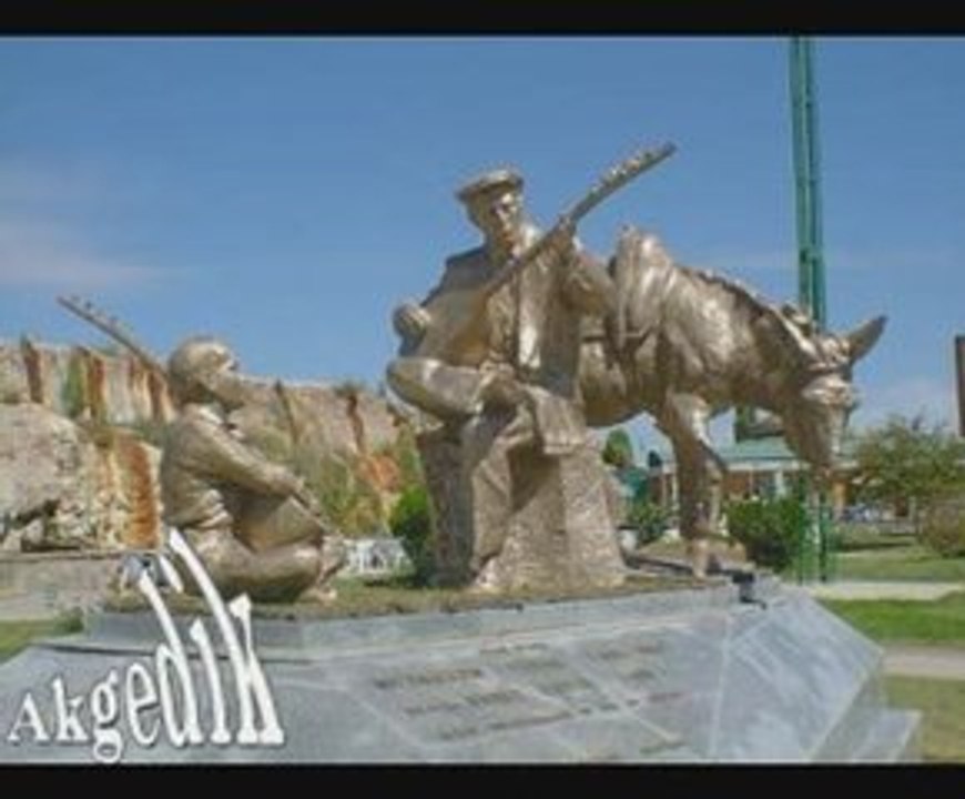 Kar yagar kar ustune - neset ertas